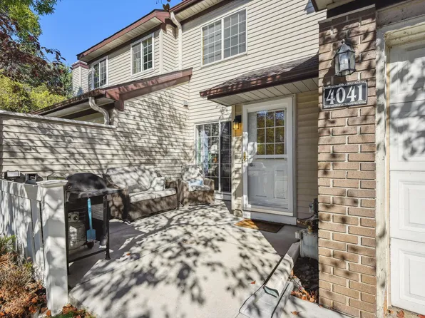 4041 Wilshire Cir #20, Shoreview, MN 55126