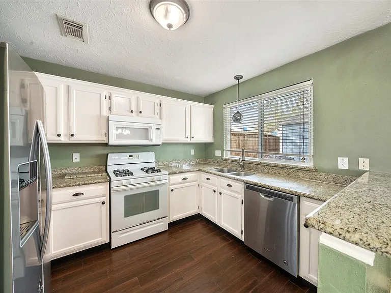 16170 Golden Sands Dr — Photo 11