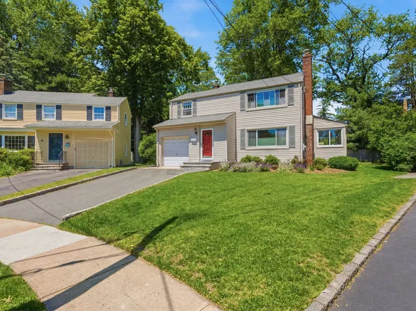 13 Potter Ct, Montclair, NJ 07043