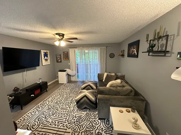 29700 SW Courtside Dr APT 32, Wilsonville, OR 97070