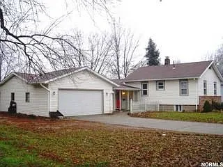 232 Barker St photo 1