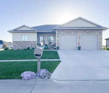 2213 Heather Ln, Aurora, NE, 68818