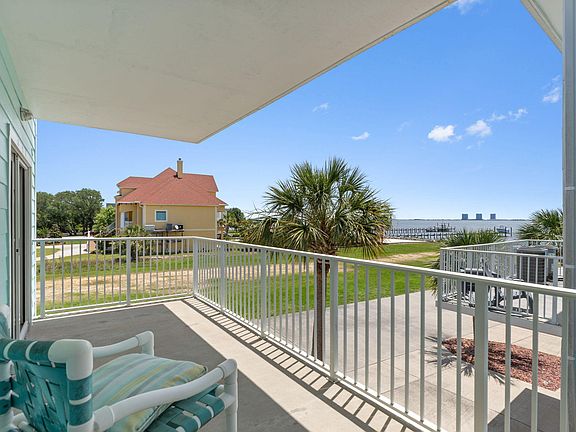 3rd image of 940 Sound Harbor Cir #9
