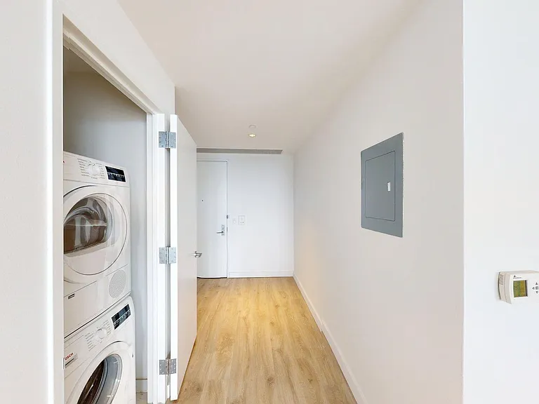 242 W 53rd St #63B — Photo 6