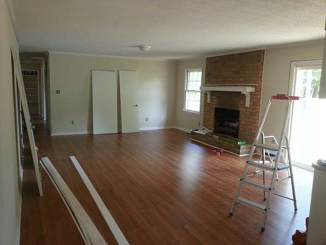 2nd image of 1002 Parkwood Dr