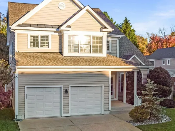 2353 Conifer Ln, Falls Church, VA 22046