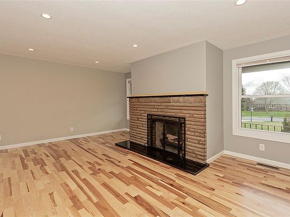2nd image of 6674 Oakwood Dr