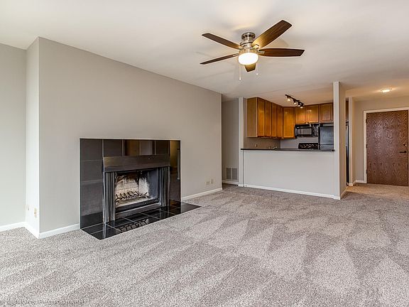 3rd image of 5800 Oakwood Dr Unit 4E