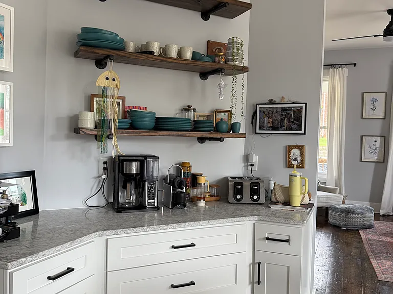 205 Poe St — Photo 38