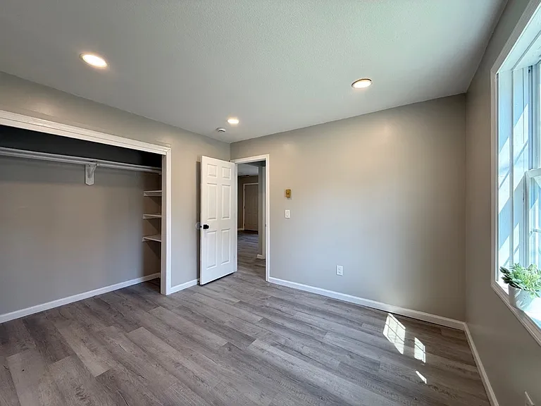 21 E Bartlett St #5 — Photo 4