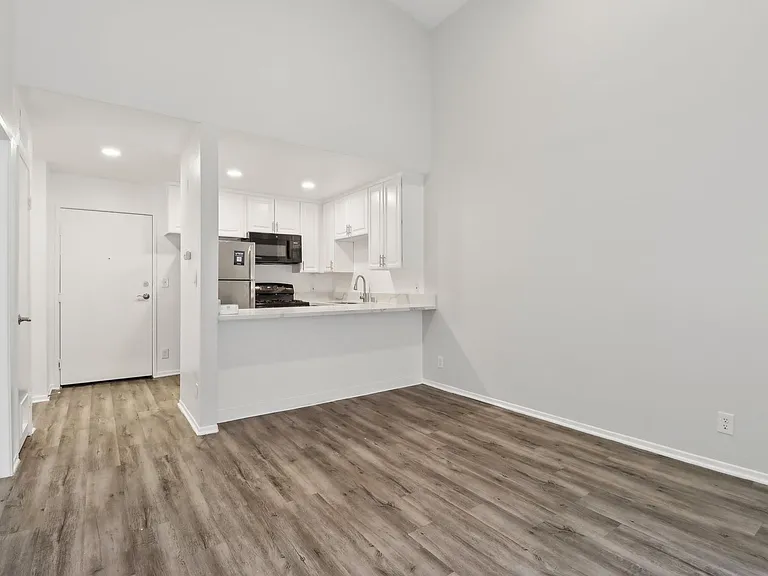 311 South New Hampshire Avenue — Photo 8