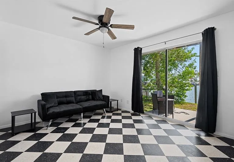 342 Lands End St — Photo 21
