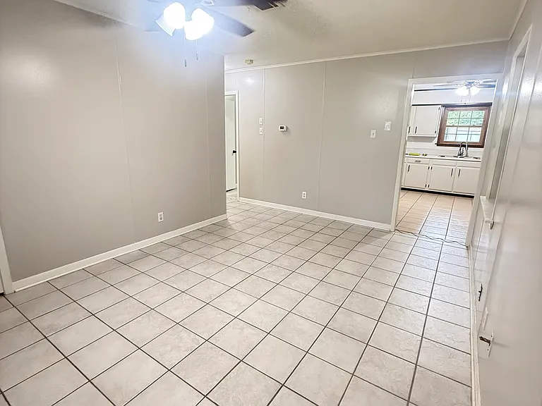 109 Davis Ln — Photo 4
