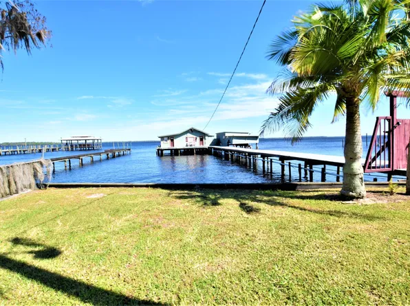 21 S Lake St, Crescent City, FL 32112