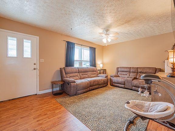 5th image of 170 Highland Cir