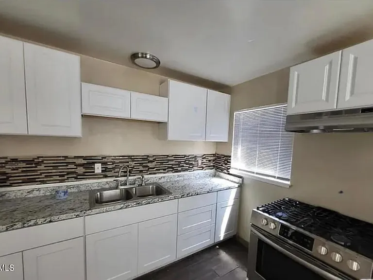 1417 Ridgeview St — Photo 3