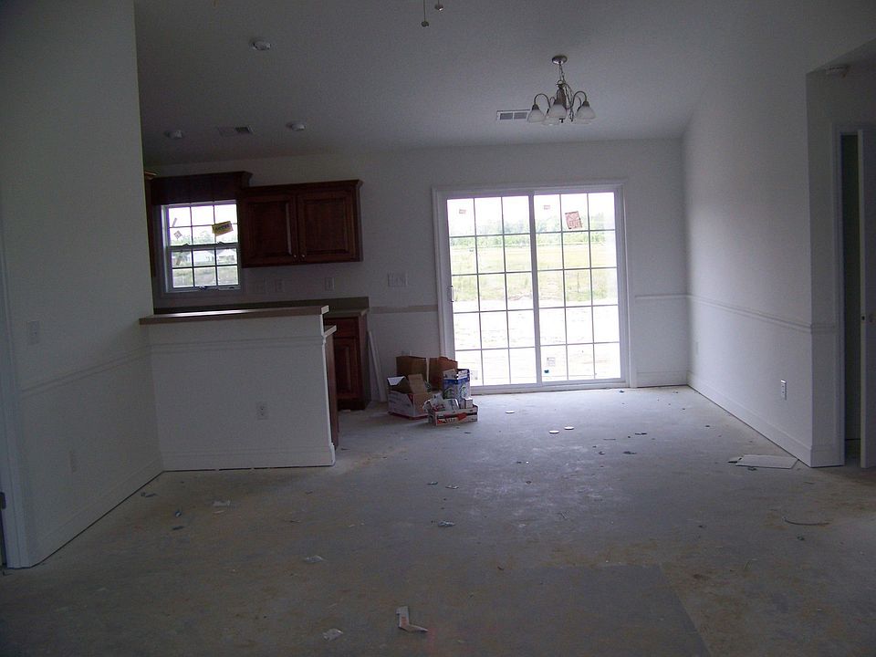 2nd image of 113 Blue Jacket Dr