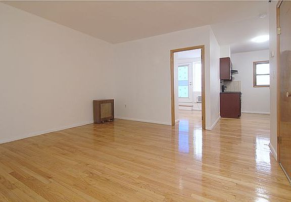 3rd image of 105-13 Metropolitan Ave