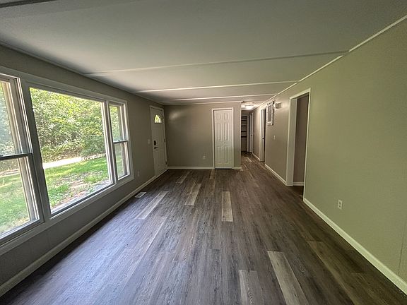 4th image of 385 N Lakeshore Dr