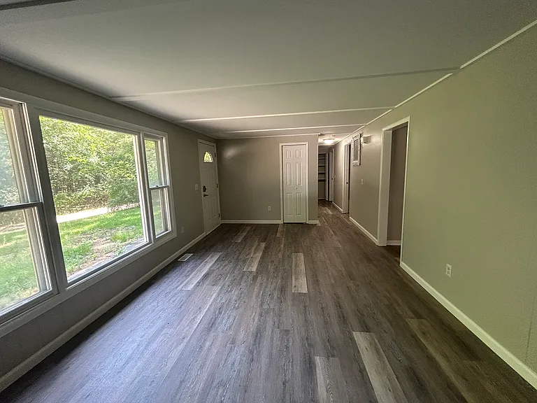 385 N Lakeshore Dr — Photo 4