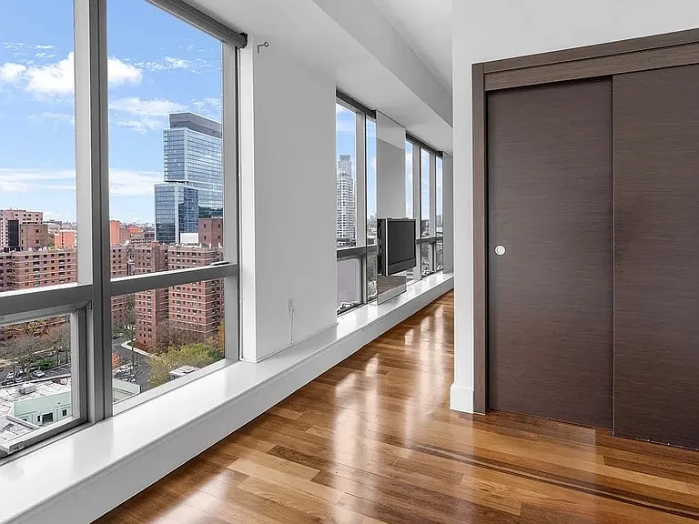 150 Myrtle Ave #1707 — Photo 6