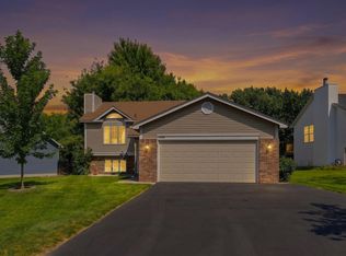 12959 Black Hills Dr, Burnsville, MN 55337