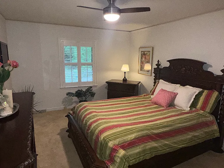 1614 Sandy Holw — Photo 3