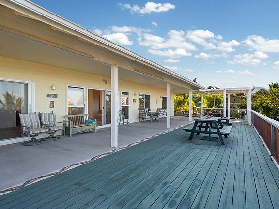 3rd image of 73-4100 Kulanui Pl