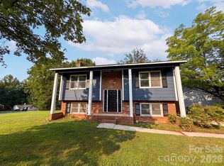 5601 Beaconsfield Rd, Charlotte, NC 28214