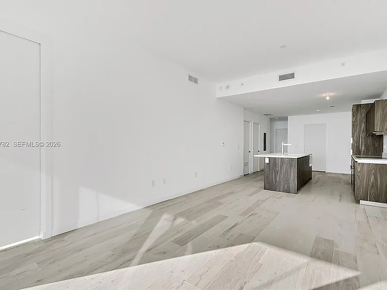 480 NE 31st St #904 — Photo 10