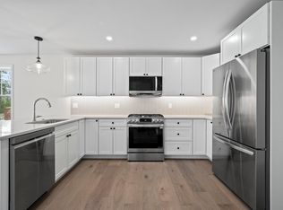 69 Centerwood Way, Manchester, NH 03102