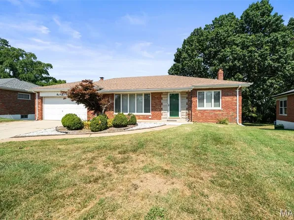 10609 W Knollshire Dr, Saint Louis, MO 63123