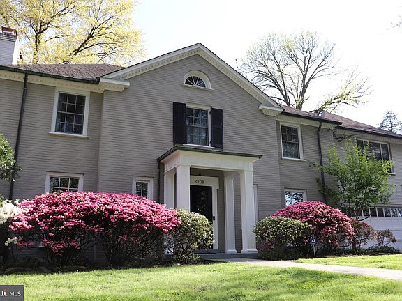 2nd image of 3808 Blackthorn St