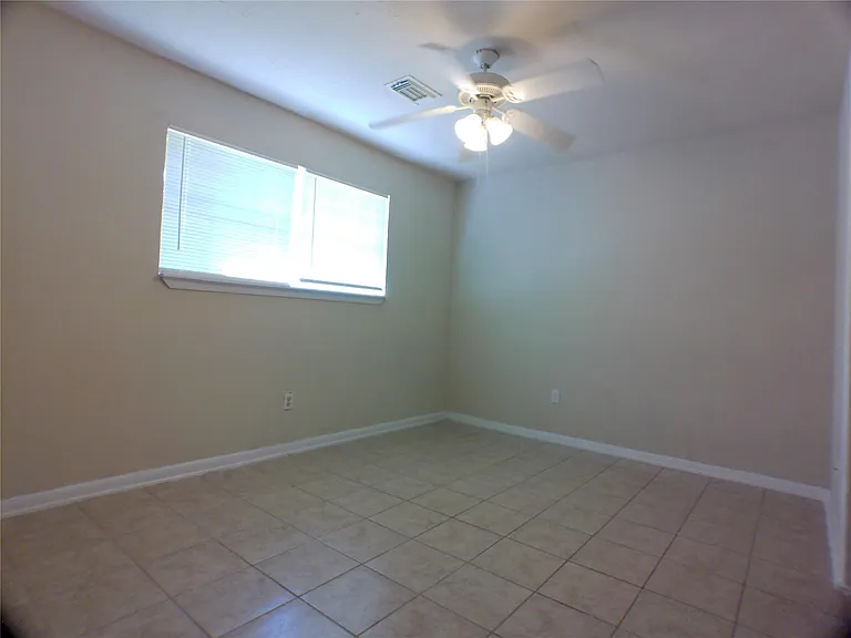 1301 Glenmore Dr — Photo 13