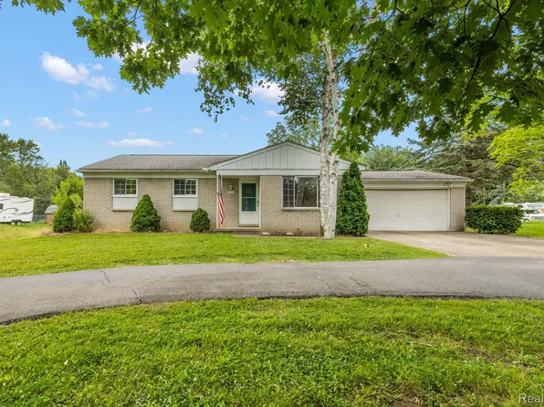 5660 Wright Dr, Troy, MI 48098