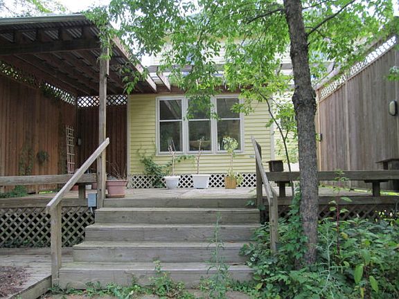 2nd image of 426 Oak St