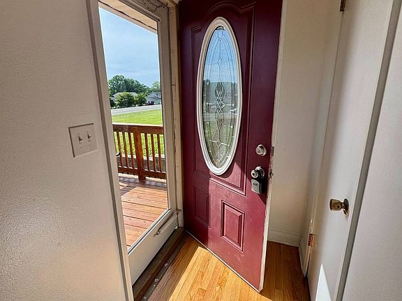 3rd image of 1742 Ravenswood Rd
