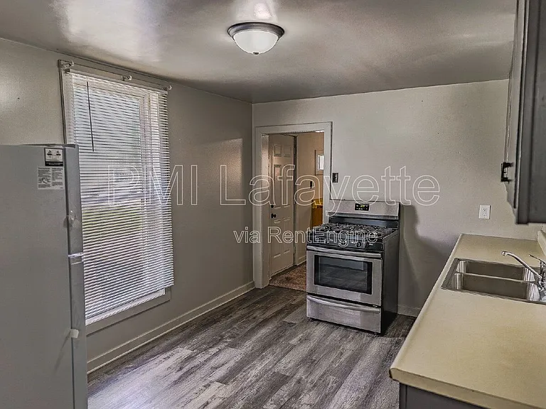709 N Union St — Photo 13