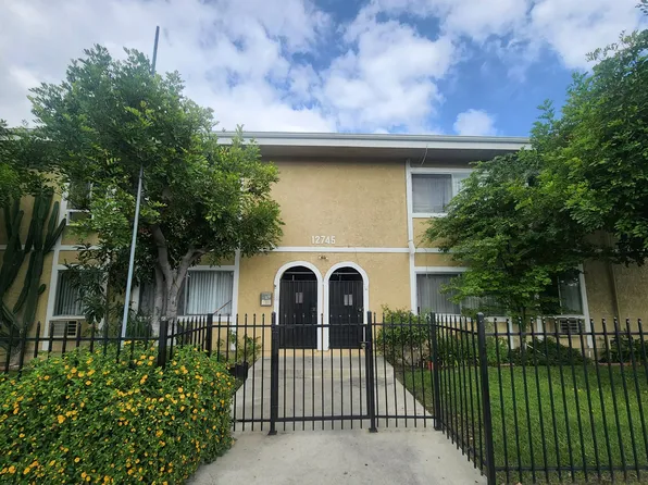 12745 Vanowen St APT 16, North Hollywood, CA 91605