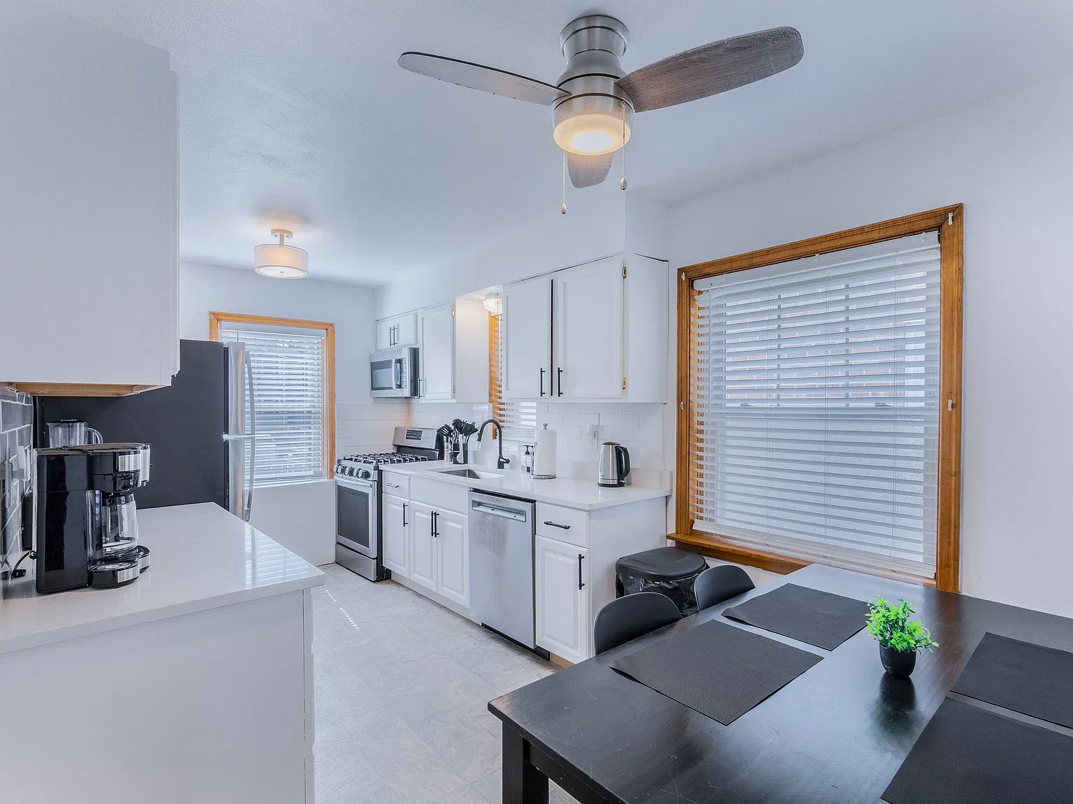 3 bed, 1400 sqft, $3,750 — Photo 3