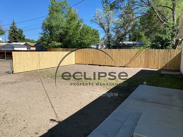 1005 Denver Ave — Photo 26