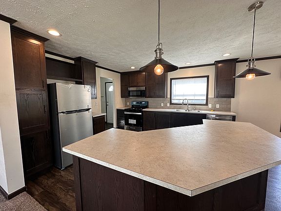 3rd image of 1989 White Oak Ln #431