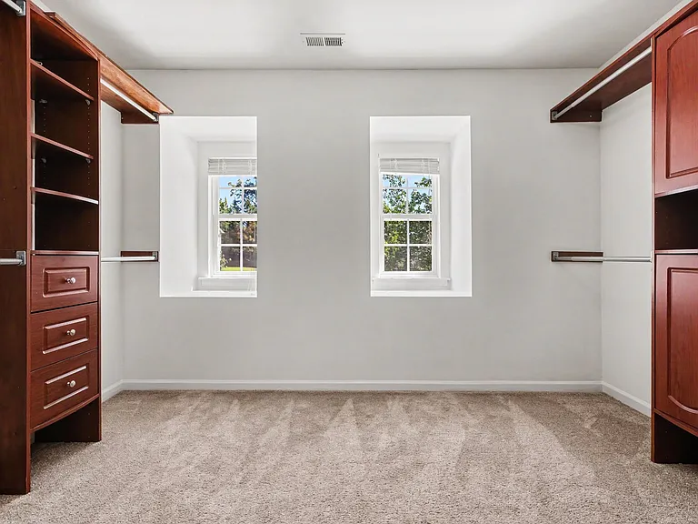 508 Ashburn Ln — Photo 22