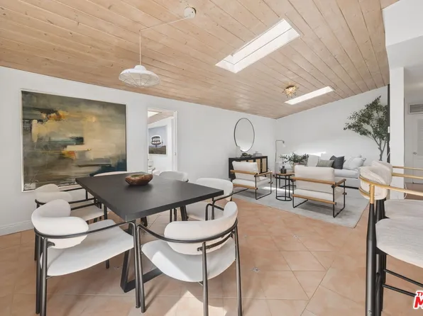 5149 Tendilla Ave, Woodland Hills, CA 91364