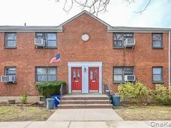 21-38 202nd Street #1-208, Bayside, NY 11360