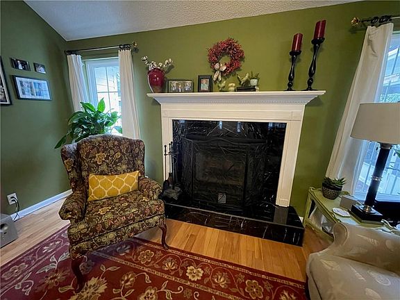5th image of 239 Shadowlake Dr