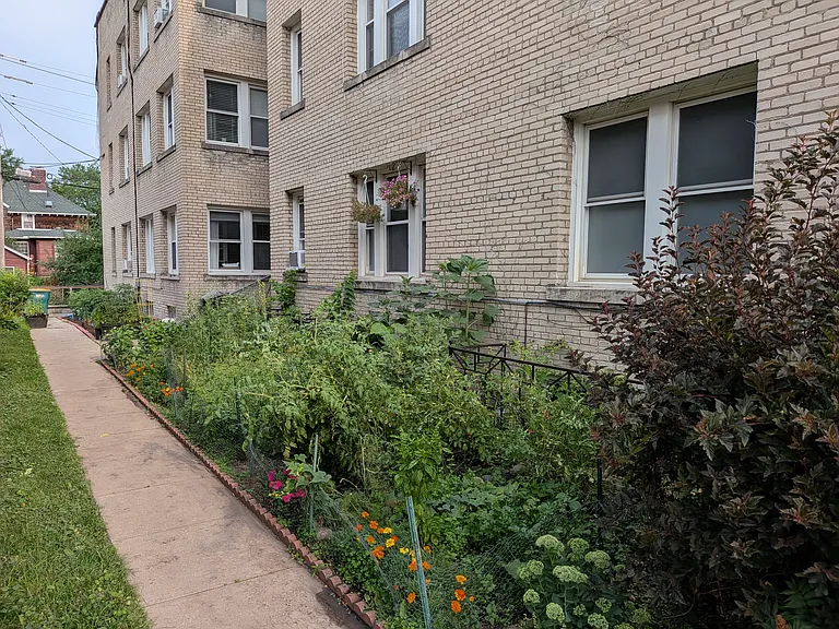 2300 Girard Ave S #102 — Photo 19