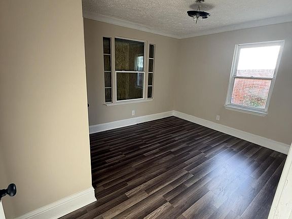 4th image of 1342 Conklin Ave