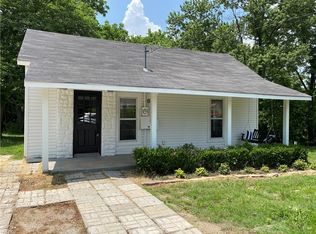 318 N C St, Rogers, AR 72756