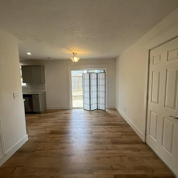 342 Silversteen Dr — Photo 6